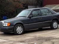 Gebraucht Mercedes E230 134 PS (98 kW) 1992 Limousine