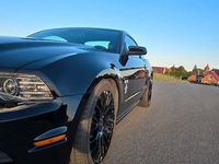 Second-hand Ford Mustang GT 426 CP (313 kW) 2012 Negru