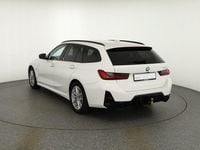 Gebraucht BMW 330e M Sport 292 PS (214 kW) 2023 Weiß Kombi