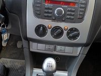 Usata Ford Focus 101 CV (74 kW) 2010 Nero Station wagon