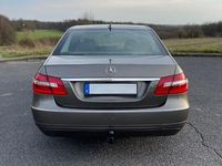 Gebraucht Mercedes E250 Avantgarde 204 PS (150 kW) 2009 Grau Limousine