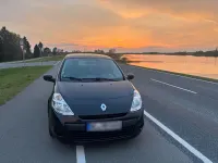 Używany Renault Clio II Expression 75 KM (55 kW) 2011 Czarny Sedan/Limuzyna