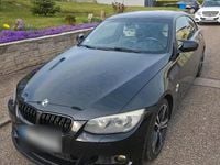 Gebraucht BMW 320 184 PS (135 kW) 2010 Schwarz Coupé