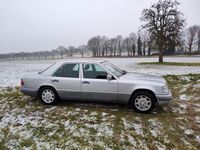 Gebraucht Mercedes E200 136 PS (100 kW) 1995 Silber Limousine