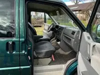 Second-hand VW Caravelle 102 CP (75 kW) 2002 Verde Van