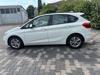 Gebraucht BMW 218 150 PS (110 kW) 2016 Weiß Van / Kleinbus