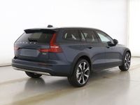 Gebraucht Volvo V60 CC Ultimate 250 PS (183 kW) 2024 Denim blue / metallic Kombi