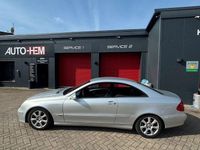 Gebraucht Mercedes CLK220 150 PS (110 kW) 2007 Silber Coupé