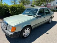 Gebraucht Mercedes 230 132 PS (97 kW) 1989 Grün Limousine