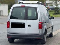 Second-hand VW Caddy 102 CP (75 kW) 2020 Argintiu Monovolum