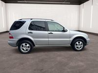 Gebraucht Mercedes ML270 163 PS (119 kW) 2003 Silber SUV