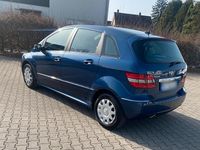 Gebraucht Mercedes B170 116 PS (85 kW) 2009 Blau Van / Kleinbus