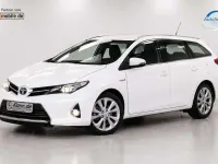 Gebraucht Toyota Auris Hybrid Executive 136 PS (100 kW) 2014 Super white Kombi