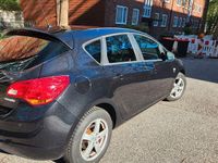 Second-hand Opel Astra 140 CP (102 kW) 2012 Negru Berlinǎ