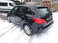 Gebraucht Mercedes B180 122 PS (89 kW) 2013 Schwarz Van / Kleinbus