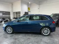 Gebraucht Mercedes B180 116 PS (85 kW) 2019 Blau Kleinwagen