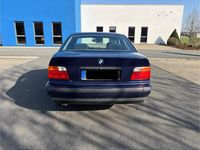 Second-hand BMW 320 150 CP (110 kW) 1996 Albastru Berlinǎ