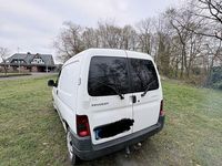 Gebraucht Peugeot Partner 69 PS (50 kW) 2004 Weiß Van / Kleinbus