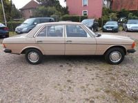 Gebraucht Mercedes 200 109 PS (80 kW) 1983 Beige Limousine