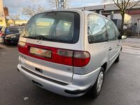Gebraucht Ford Galaxy 171 PS (125 kW) 1997 Silber Van / Kleinbus