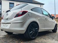 Gebraucht Opel Corsa Color Edition 87 PS (63 kW) 2011 Weiß Kleinwagen
