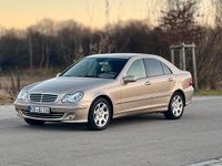 Gebraucht Mercedes C320 218 PS (160 kW) 2005 Gold Limousine