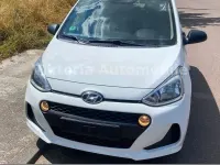 Gebraucht Hyundai i10 Basis 67 PS (49 kW) 2017 Weiß Kleinwagen