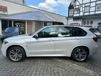 Gebraucht BMW X5 M50 381 PS (280 kW) 2018 Mineralweiss metallic SUV