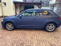 Gebraucht Audi A3 Attraction 105 PS (77 kW) 2014 Blau Limousine