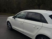 Gebraucht Audi A1 Sportback Ambition 86 PS (63 kW) 2012 Weiß Kleinwagen