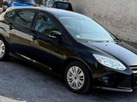 Gebraucht Ford Focus 116 PS (85 kW) 2014 Schwarz Kleinwagen
