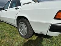 Gebraucht Mercedes E500 160 PS (117 kW) 1991 Weiß Limousine