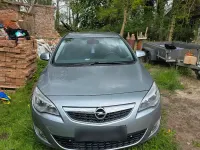Usado Opel Astra 100 HP (73 kW) 2011 Sedan