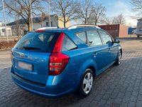 Gebraucht Kia Ceed 104 PS (76 kW) 2012 Blau Kleinwagen
