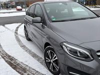 Gebraucht Mercedes B220 177 PS (130 kW) 2016 Grau Van / Kleinbus