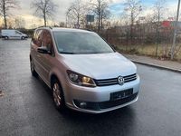 Gebraucht VW Touran Match 105 PS (77 kW) 2013 Silber Van / Kleinbus