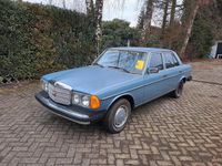 Gebraucht Mercedes E280 177 PS (130 kW) 1977 Blau Limousine