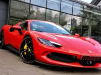 Gebraucht Ferrari 296 829 PS (609 kW) 2025 Rot Cabrio