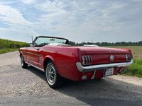 Second-hand Ford V8 230 CP (169 kW) 1966 Roșu Cabrio