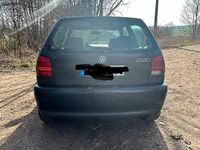 Gebraucht VW Polo 75 PS (55 kW) 1997 Schwarz Kleinwagen