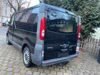 Gebraucht Opel Vivaro 114 PS (83 kW) 2008 Schwarz Van / Kleinbus
