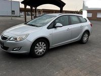 Gebraucht Opel Astra 140 PS (102 kW) 2012 Silber Kombi