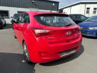 Gebraucht Hyundai i30 Classic 90 PS (66 kW) 2013 Rot Limousine