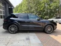 Gebraucht Porsche Cayenne S Chrono 441 PS (324 kW) 2020 Schwarz SUV