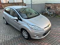 Gebraucht Ford Fiesta 82 PS (60 kW) 2009 Silber Kleinwagen