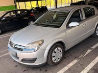 Gebraucht Opel Astra 105 PS (77 kW) 2006 Silber Limousine