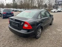 Gebraucht Ford Focus Trend 116 PS (85 kW) 2006 Pantherschwarz metallic Limousine
