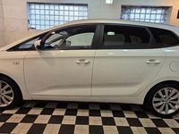 Gebraucht Kia Carens 141 PS (103 kW) 2015 Weiß Van / Kleinbus