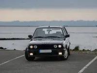Gebraucht BMW 318 Basis 113 PS (83 kW) 1992 Schwarz Kombi