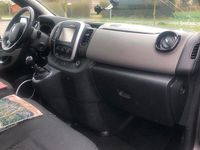 Second-hand Renault Traffic 145 CP (106 kW) 2016 Gri Monovolum